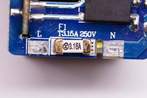 拆解报告 joyroom机乐堂30w 1a1c快充充电器